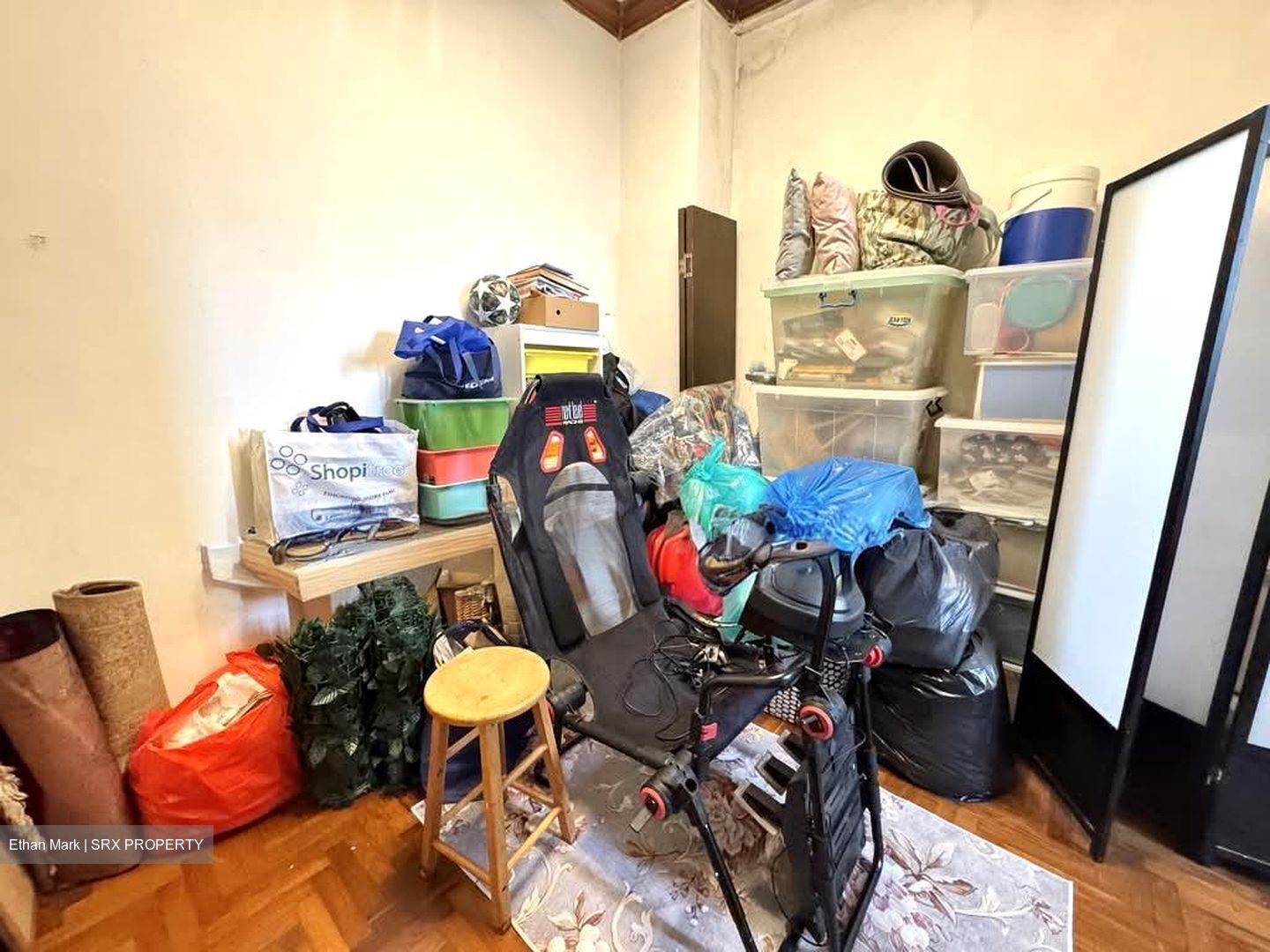 Flora Road (D17), Terrace #551933111